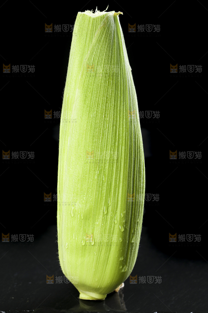 黑底上的云南水果玉米