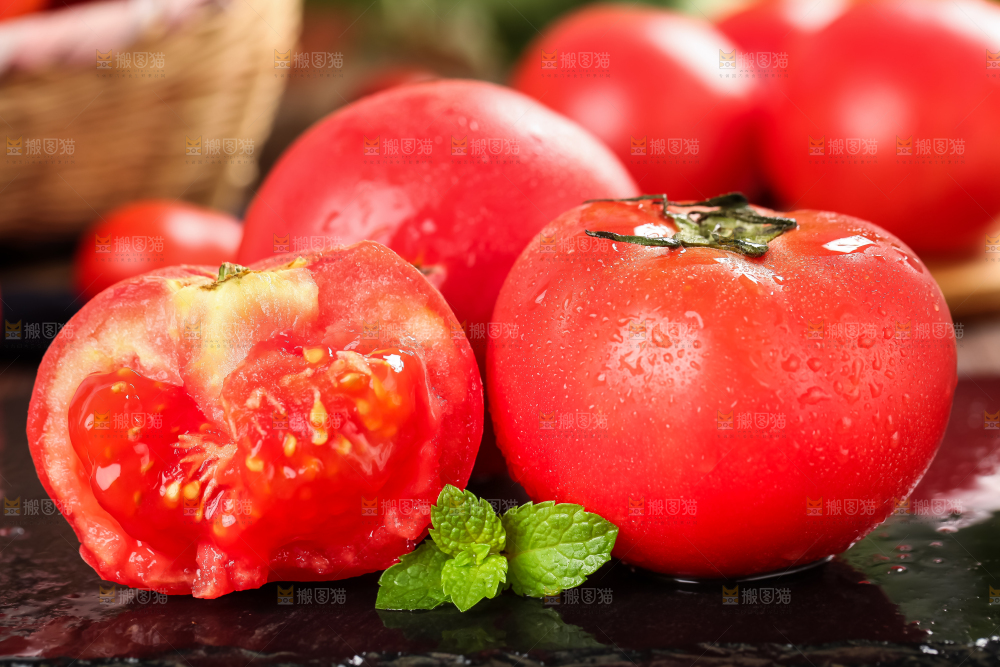 深底上的大番茄