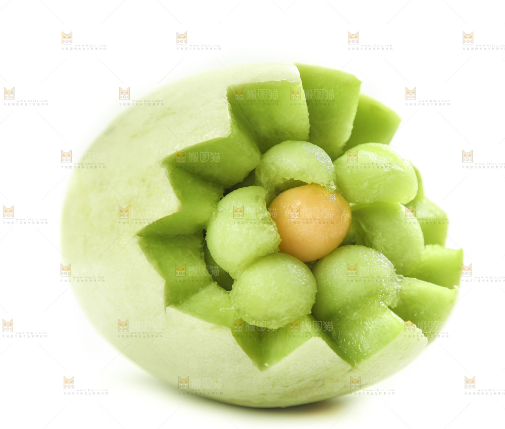 白底上摆放着南汇玉菇甜瓜
