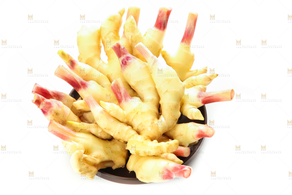 白底上的红芽嫩姜