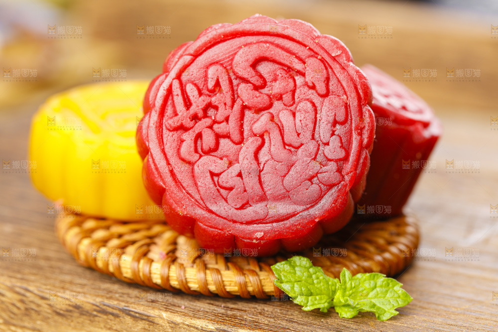 浅底上的流沙蛋黄月饼