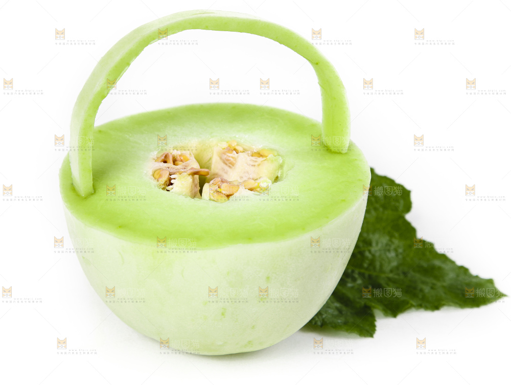 白底上摆放着玉菇蜜瓜