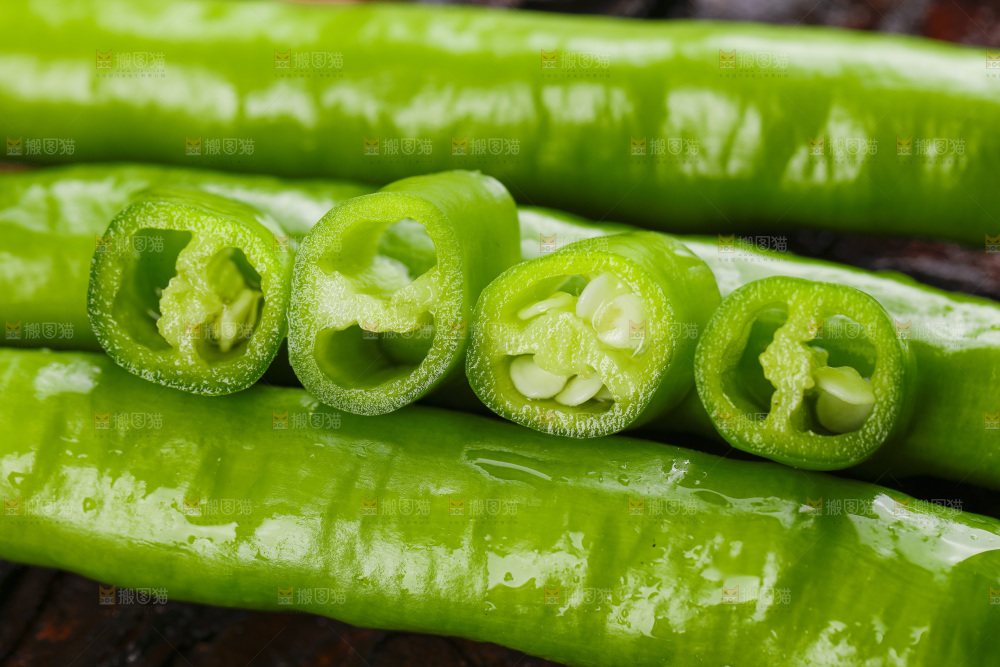 深底上的二荆条辣椒