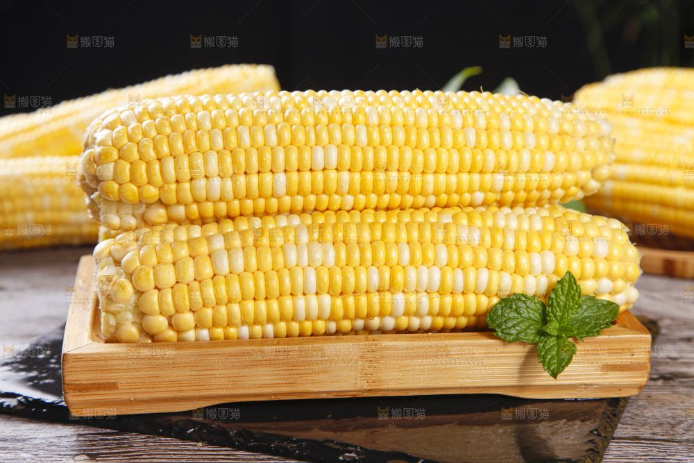 黑底上的云南水果玉米