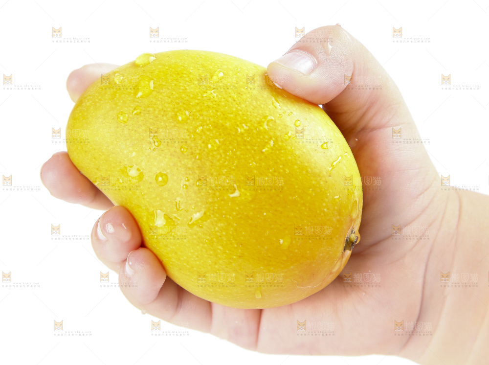 手里拿着小香芒