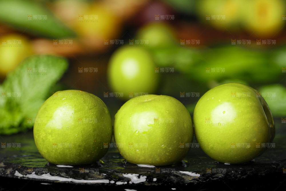 石板上的四川脱骨李子