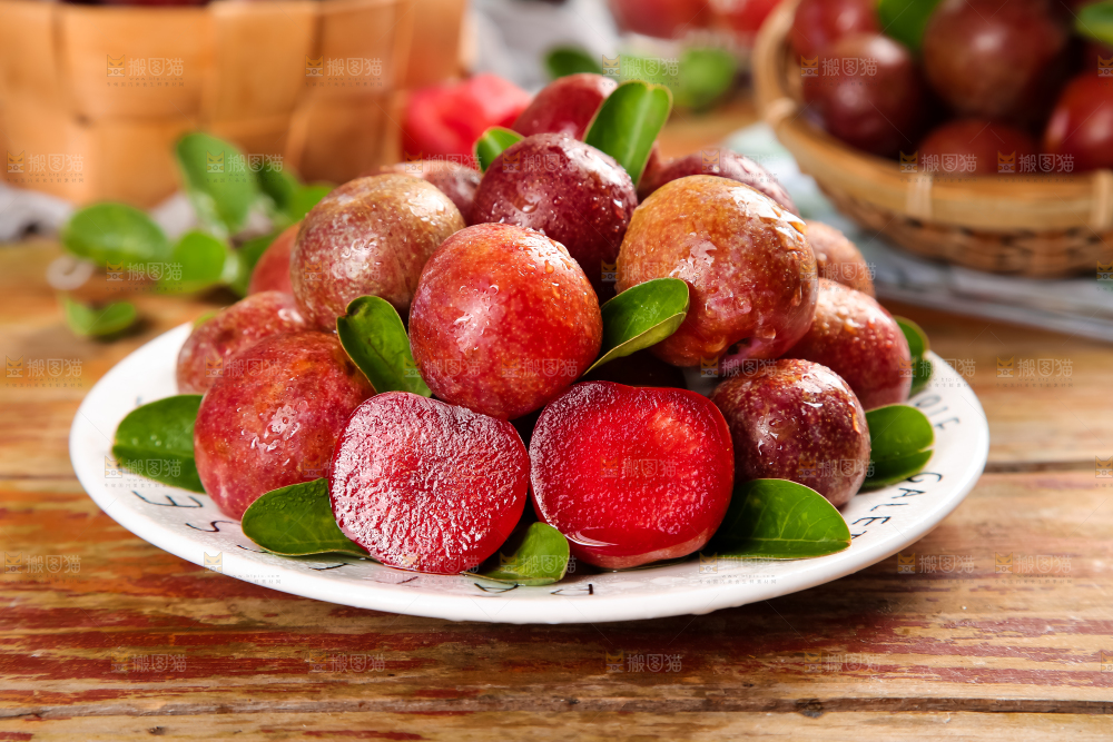 盘子里装着钱排三华李