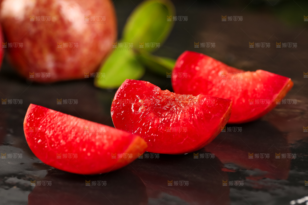 石板上放着钱排三华李