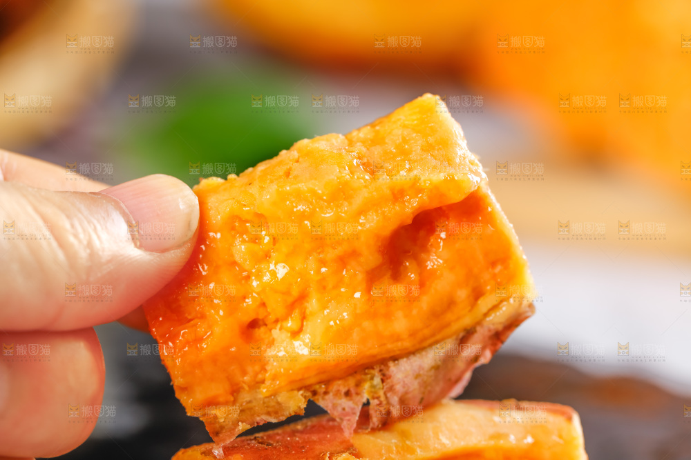浅底上的红心蜜薯