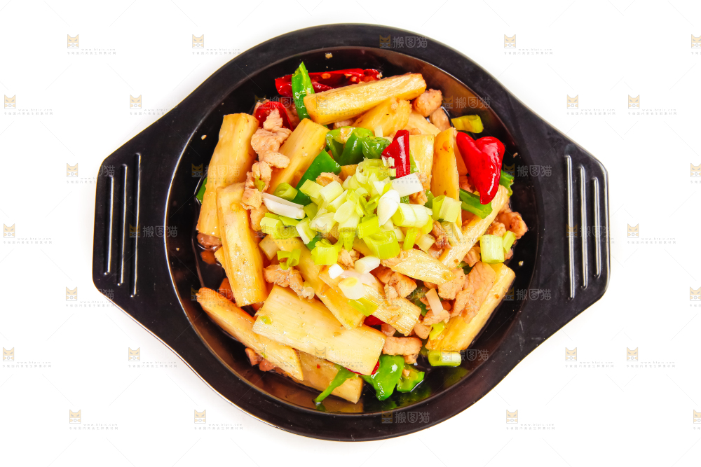 盘子里装着茭白炒肉