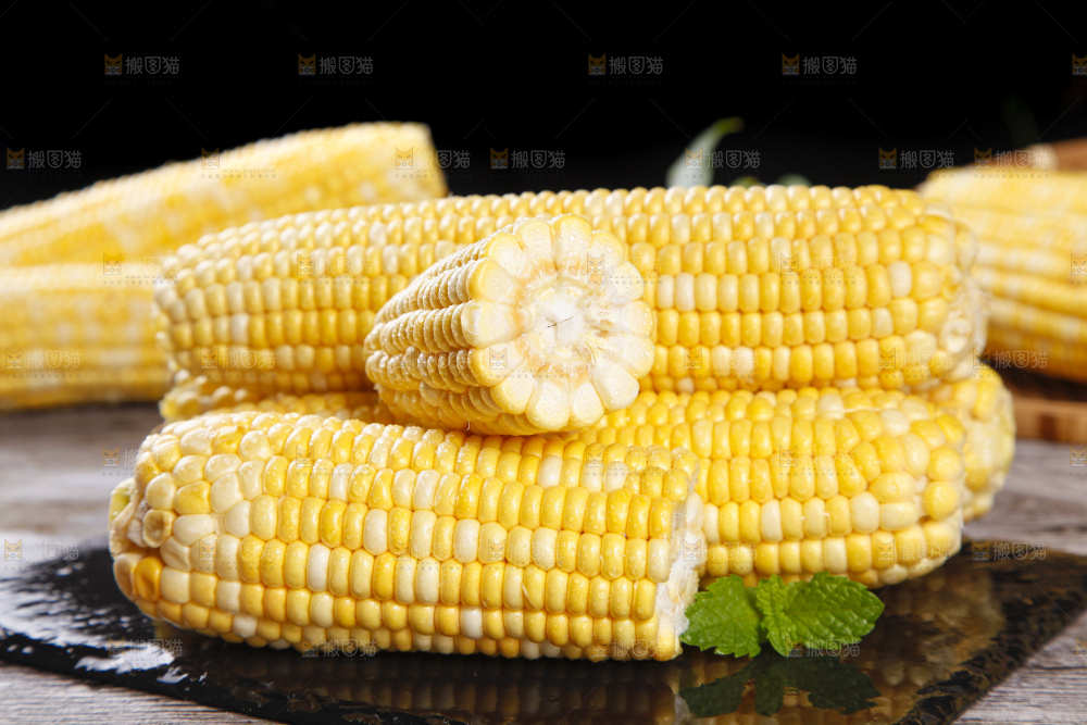 黑底上的云南水果玉米