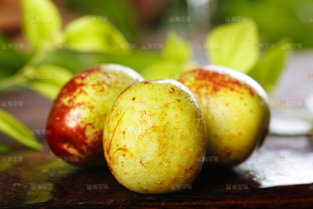 板子上的冬枣