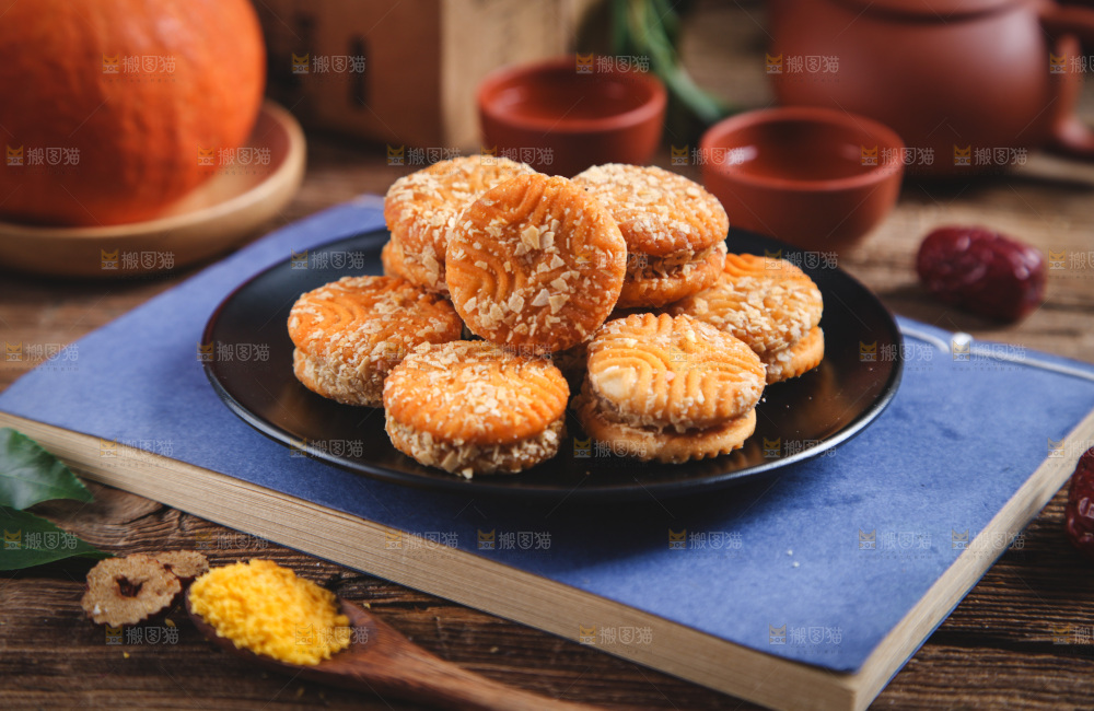 南瓜饼放在木底上
