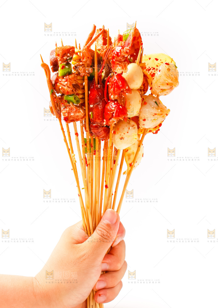 手拿钵钵鸡食材