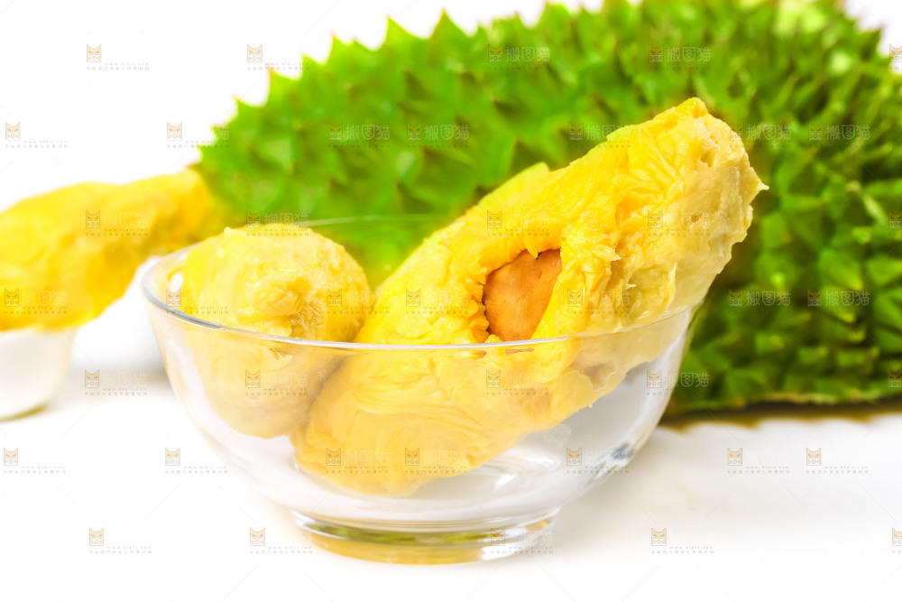 碗里的榴莲果肉