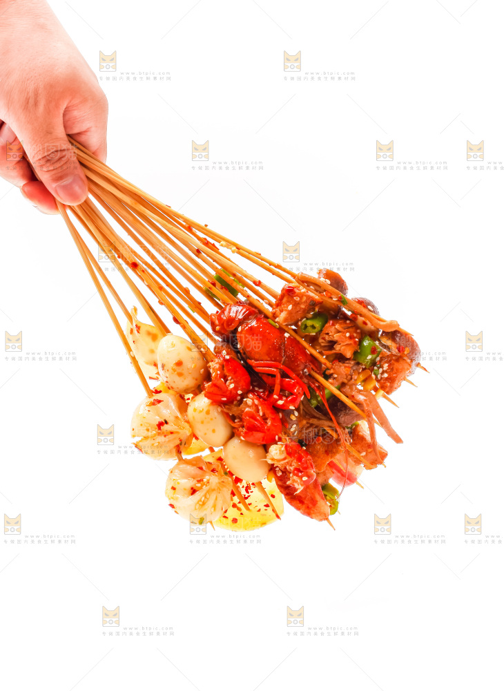手拿钵钵鸡食材