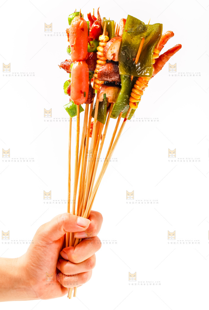 手拿钵钵鸡食材