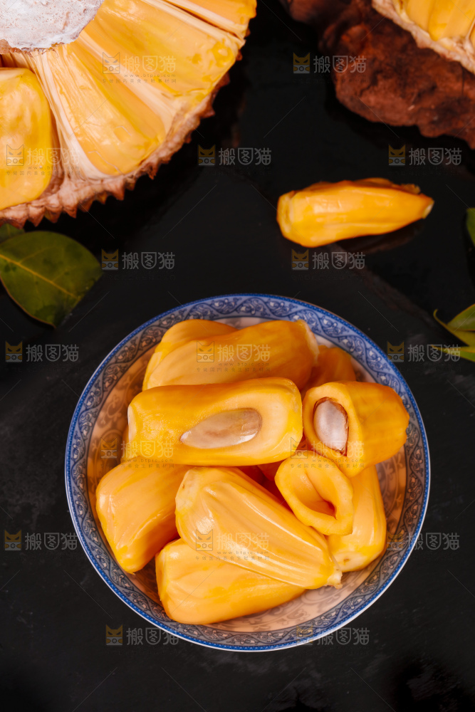 深底上的菠萝蜜
