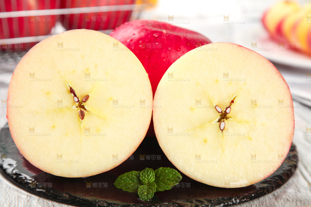 黑石板上的洛川红富士苹果