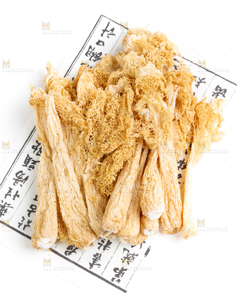 白底上的干竹荪