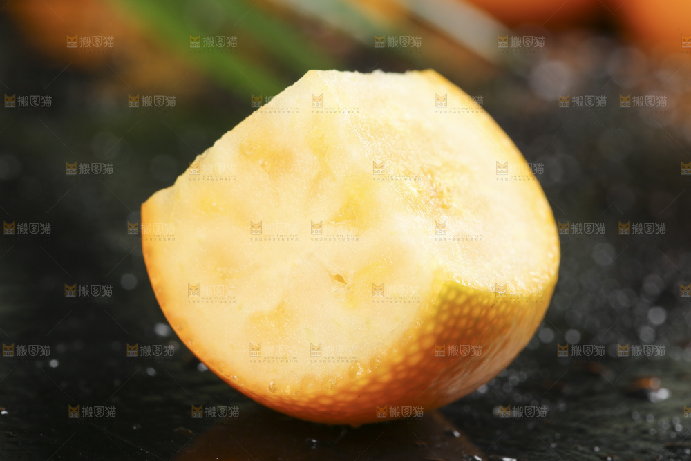 黑石板上的广西金钱橘