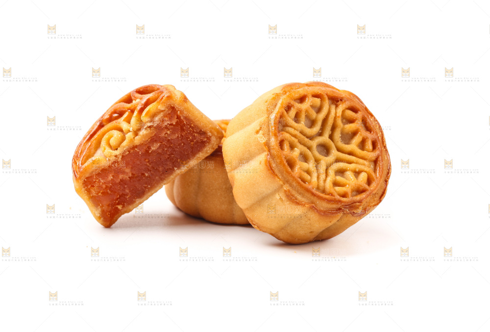 白底上放着水果月饼