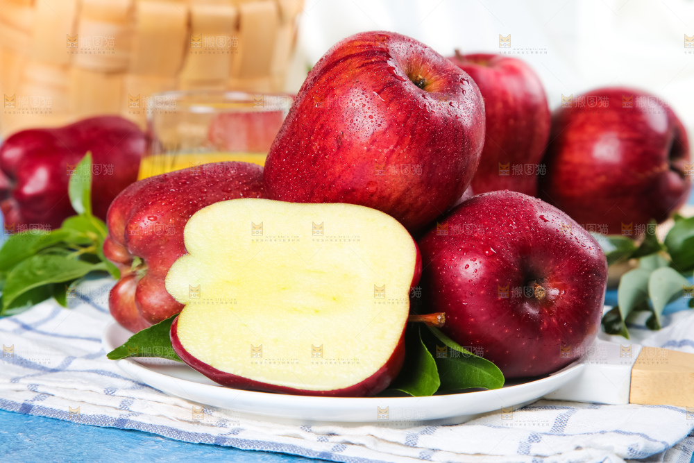 盘子里装着美国蛇果