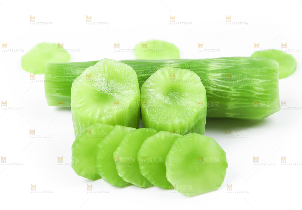 白底上摆放着莴苣