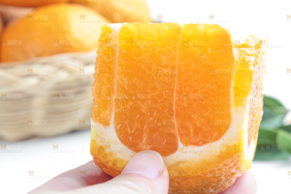 白底上放着四川椪柑