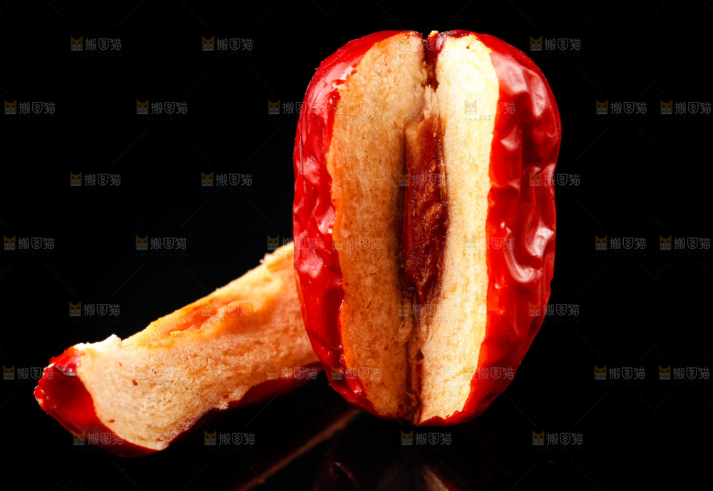 黑底上的大枣