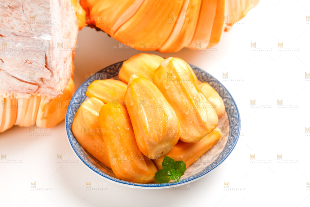 白底上放着越南红心菠萝蜜