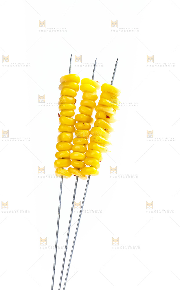 白底上的玉米串