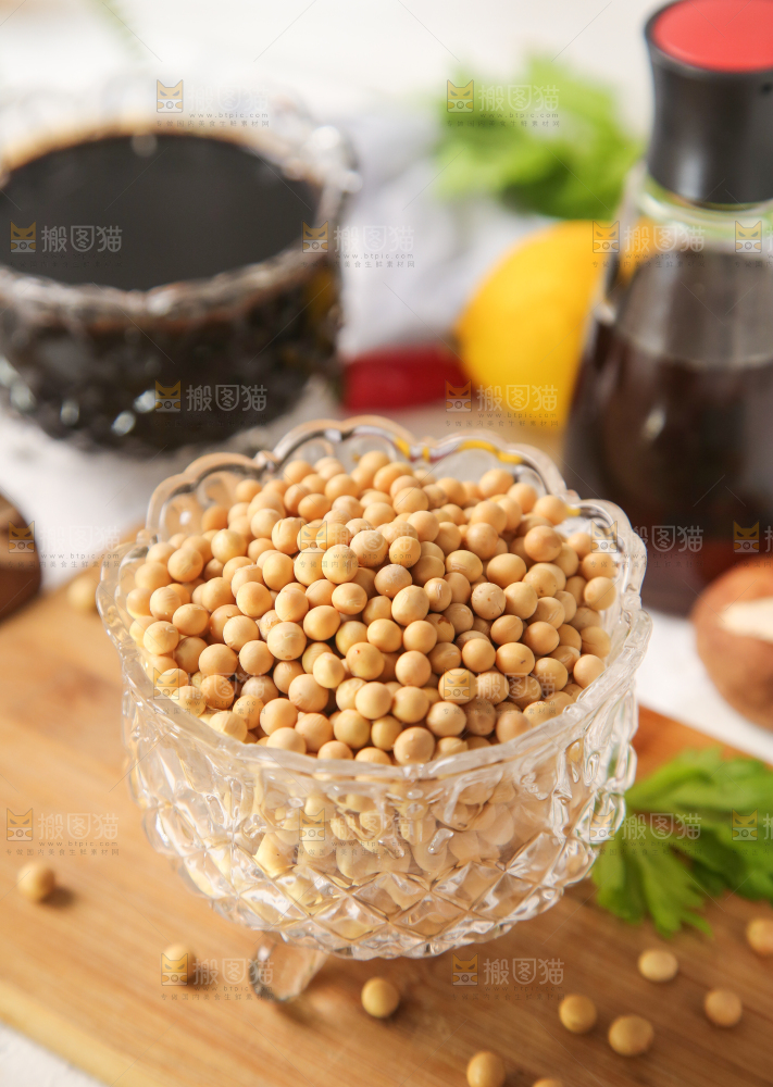 碗里装着黄豆