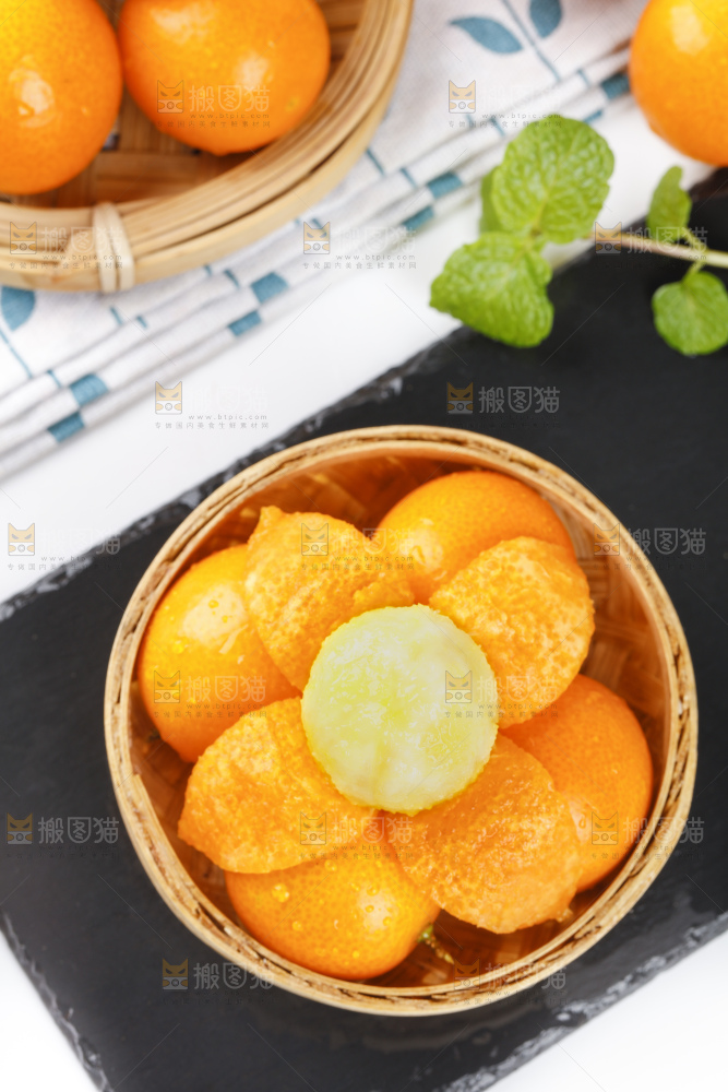 黑石板上的广西金钱橘