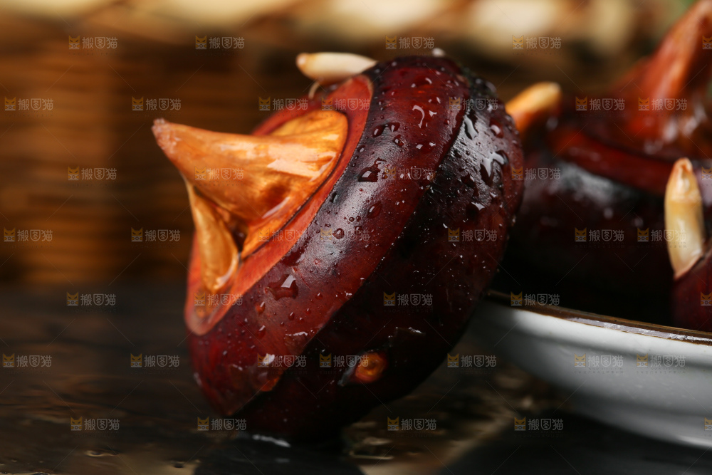 黑石板上的荔浦马蹄