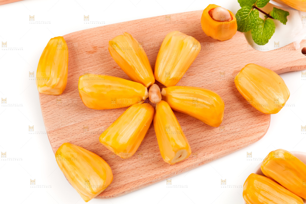 木板上的红肉菠萝蜜