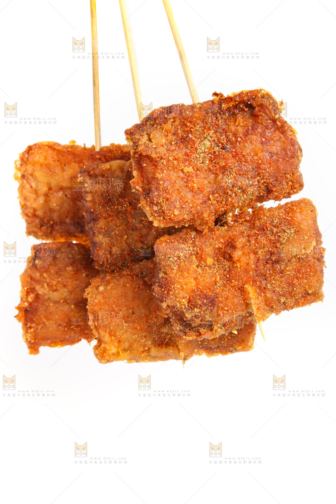 签子上穿着香酥带鱼