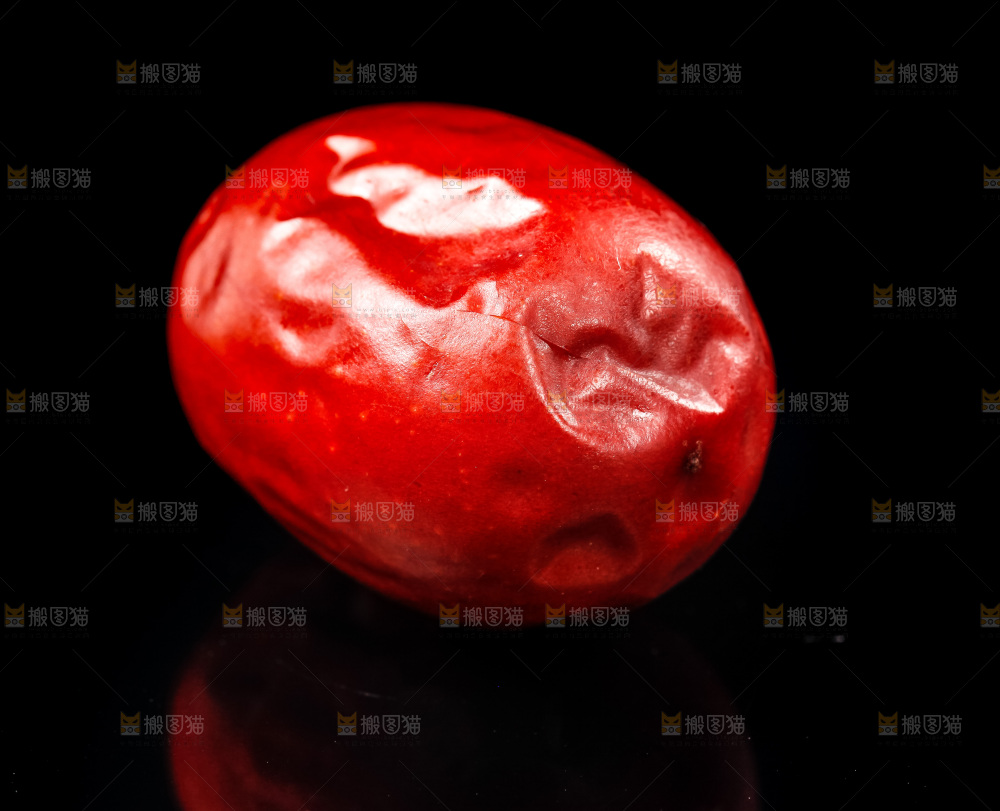 黑底上的大枣