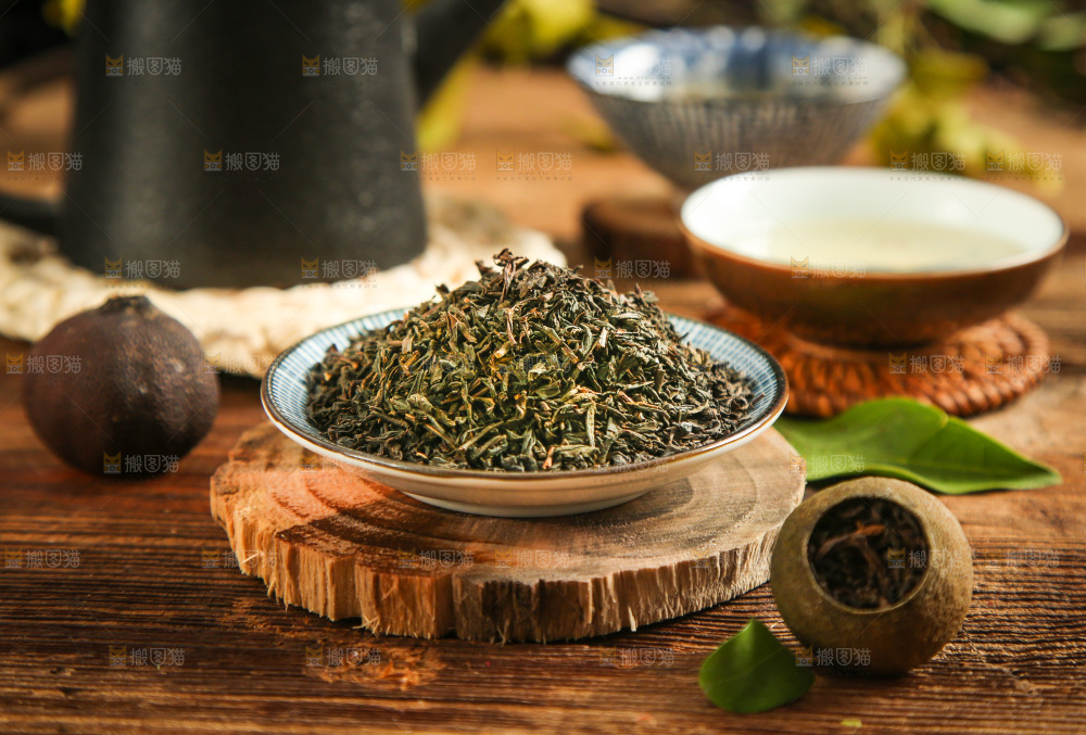 盘子里的茶叶