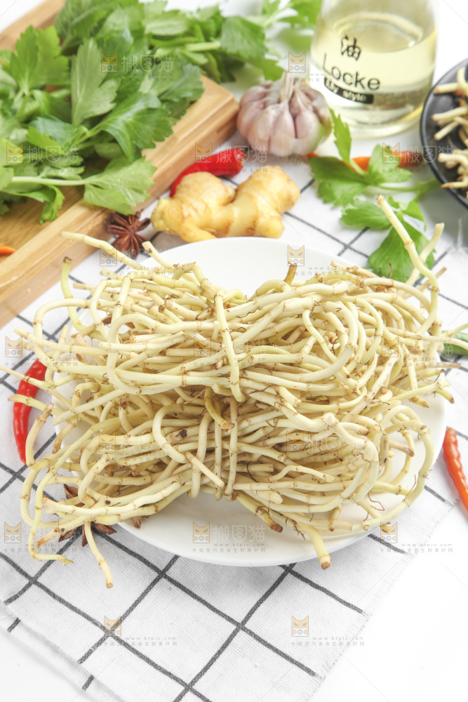 盘子里的折耳根