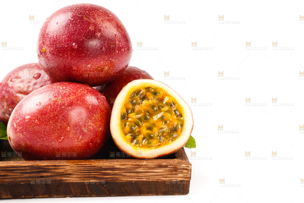 白底上放着广西百香果