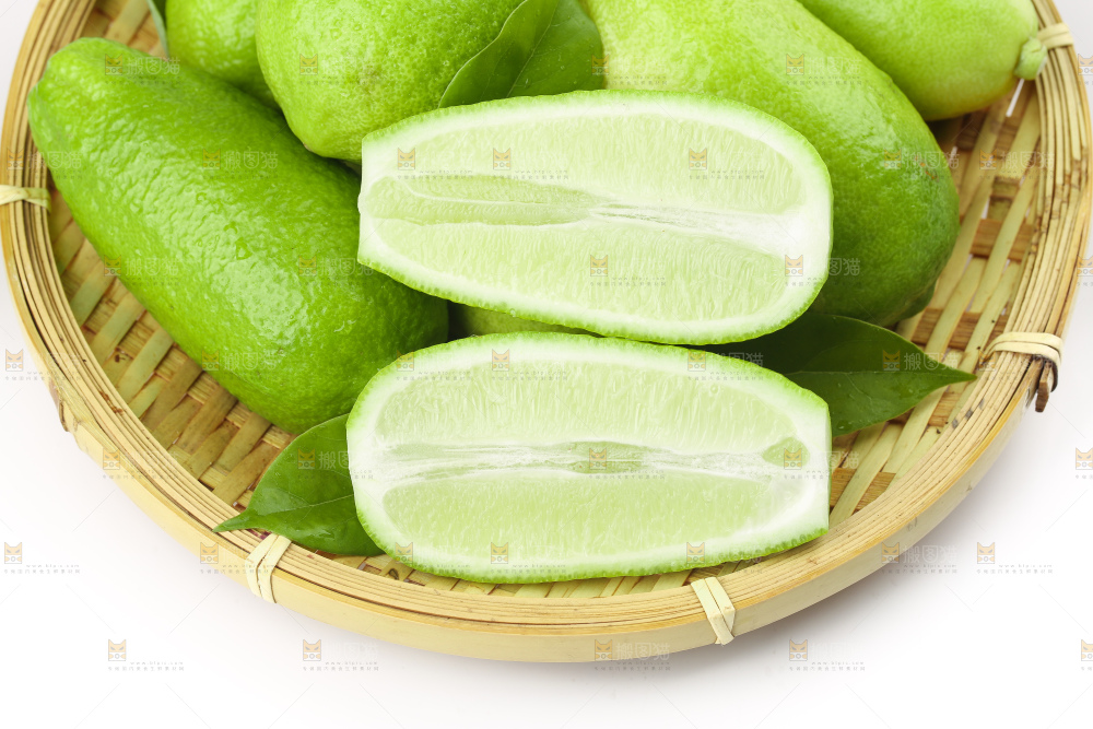 篮子里的香水青柠檬