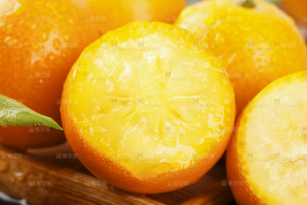 黑石板上的广西金钱橘