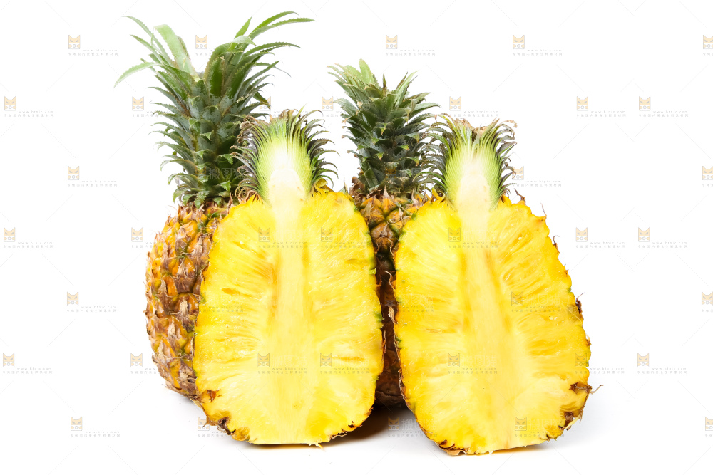 白底上放着菠萝