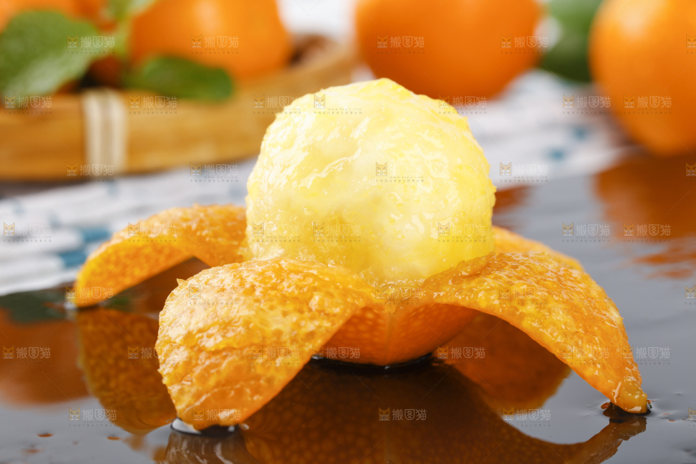 黑石板上的广西金钱橘