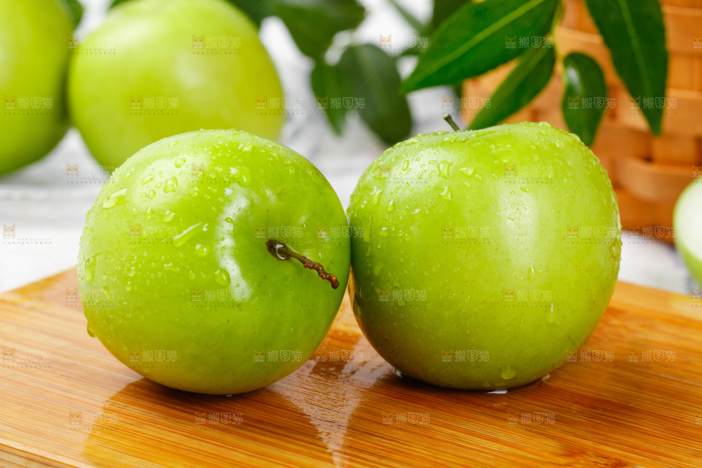 木板上的牛奶大青枣