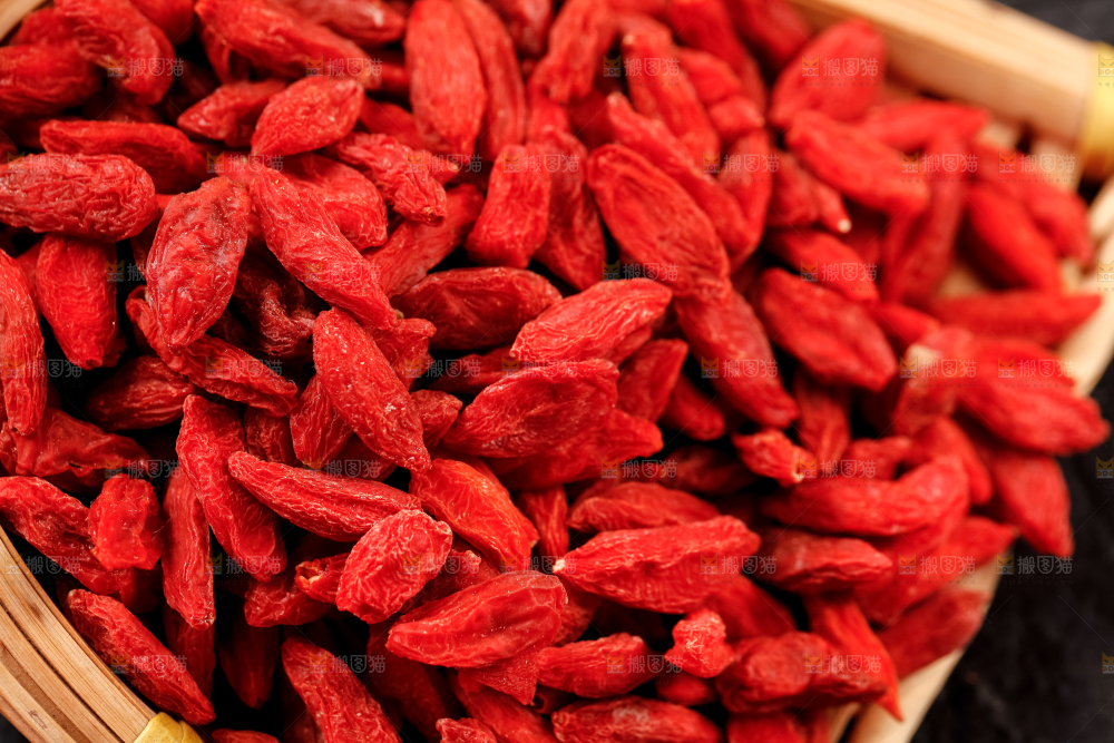 深底上放着宁夏枸杞