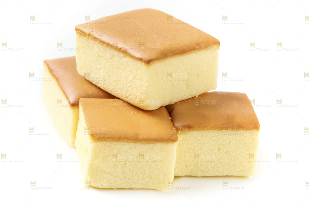 白底上放着小蛋糕