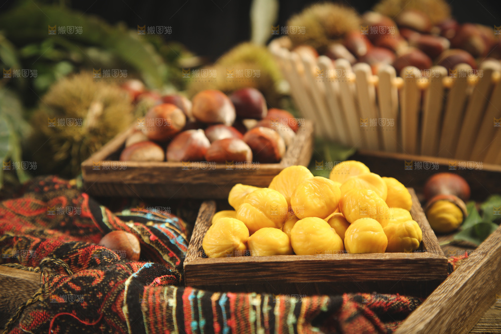 盘子里的生板栗