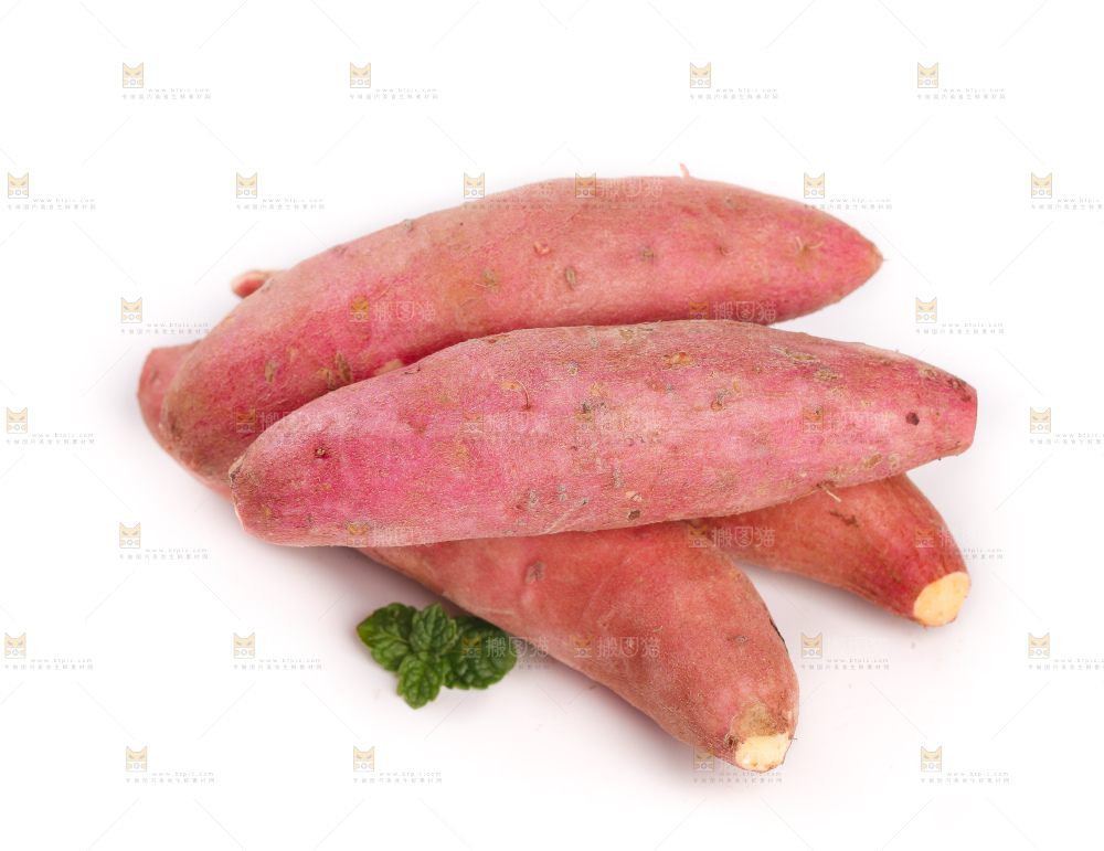 白底上放着一堆新鲜小蜜薯